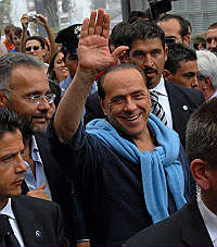 <B>L'afasia politica del Cavaliere<br>"All'opposizione ci si ammala"</B>