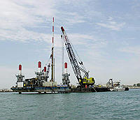 <B>L'Italia dei cantieri promessi<br>radiografia di uno spot</B>
